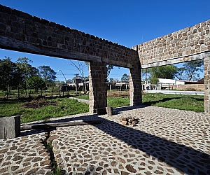 VTA-TER-001, Mega Terreno con Construcción en Piedra